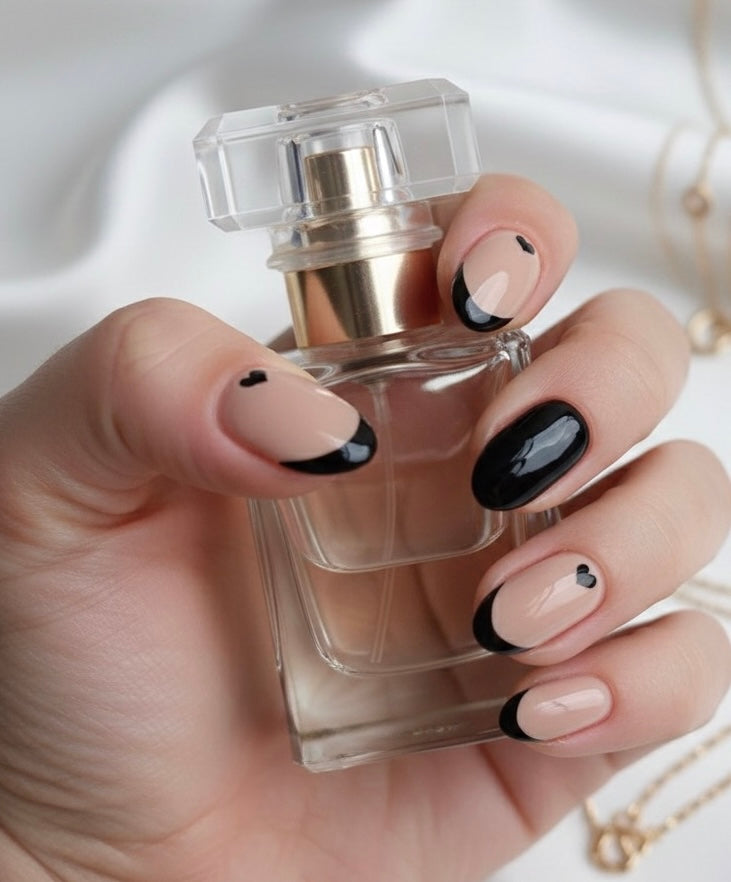 24Pcs Short Oval Heart Nails Design French Tip Press On Nails Set ,Perfect Fit luxurious Nails