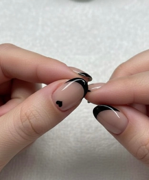 24Pcs Short Oval Heart Nails Design French Tip Press On Nails Set ,Perfect Fit luxurious Nails